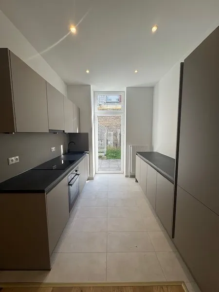 Wunderschöne 2-Zimmer-EG-Wohnung mit Terrasse und Garten im Herzen von Steglitz — photo 1